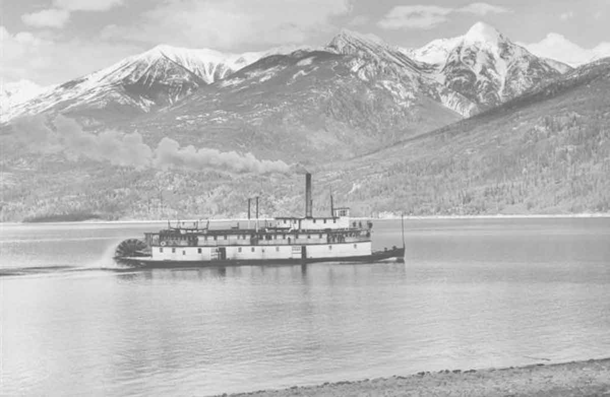 SS Moyie leaving Kaslo on it's last run in 1957, April 27th